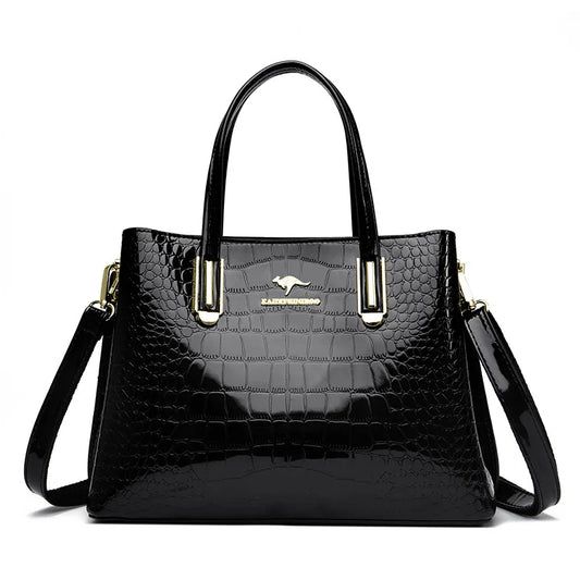 Elegant Comfort Shoulder Bag - Classic Tote for Stylish Moms