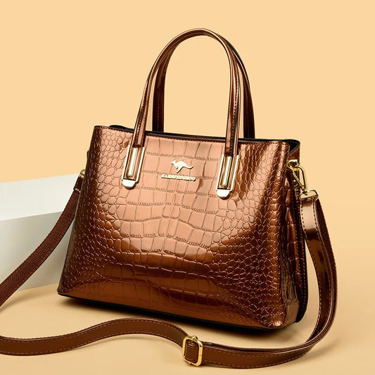 Elegant Comfort Shoulder Bag - Classic Tote for Stylish Moms