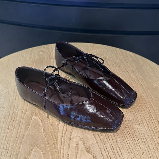Women’s Vintage Flats - Elegant Lace-Up Low Heels, Classic Square Toe Loafers