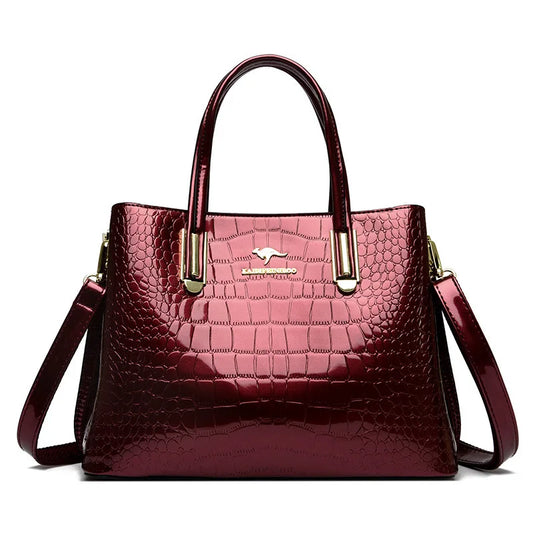 Elegant Comfort Shoulder Bag - Classic Tote for Stylish Moms