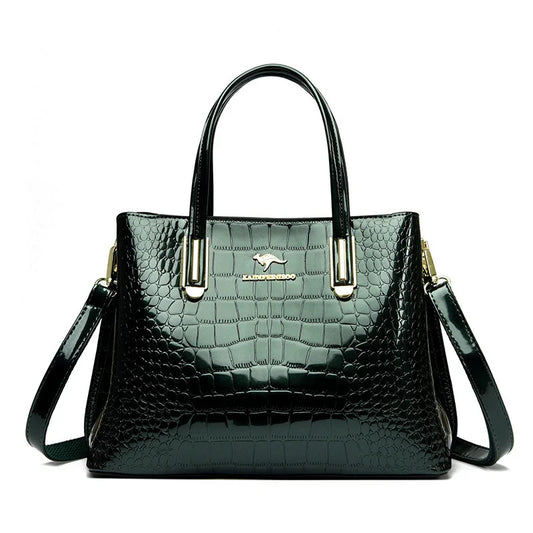 Elegant Comfort Shoulder Bag - Classic Tote for Stylish Moms
