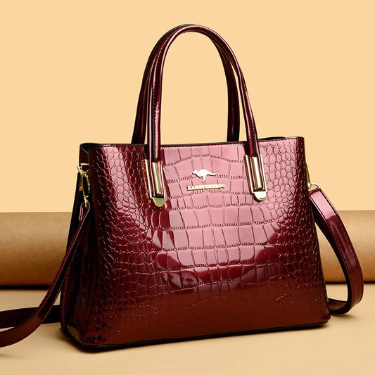 Elegant Comfort Shoulder Bag - Classic Tote for Stylish Moms