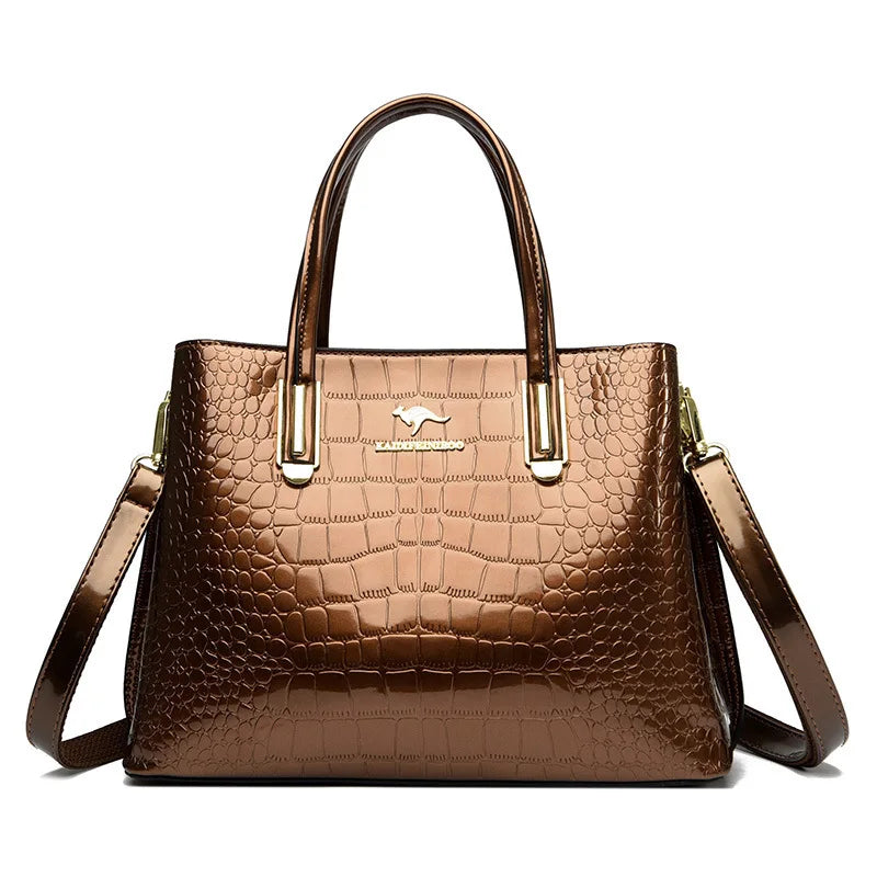 Elegant Comfort Shoulder Bag - Classic Tote for Stylish Moms