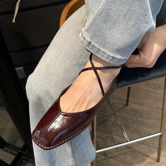Women’s Vintage Flats - Elegant Lace-Up Low Heels, Classic Square Toe Loafers