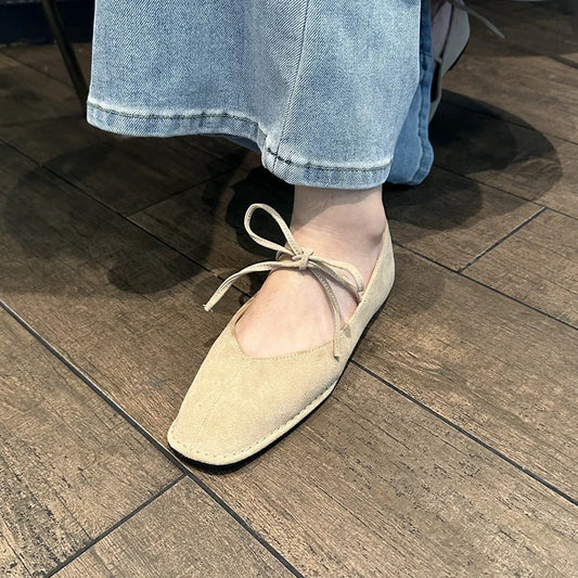 Women’s Vintage Flats - Elegant Lace-Up Low Heels, Classic Square Toe Loafers